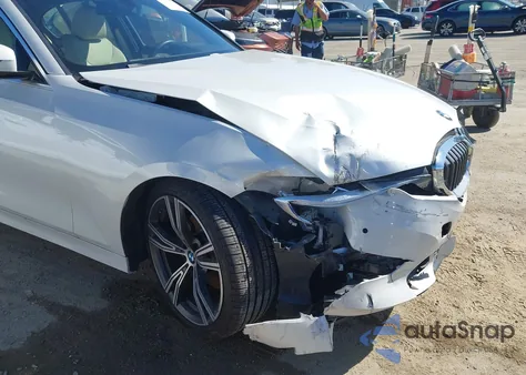 2021 BMW 330I z USA, uszkodzony, nr VIN 3MW5R1J02M8B49907